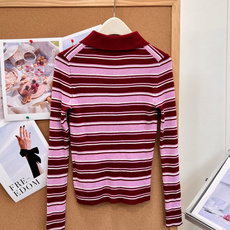 🆕Miu Miu新款细条纹Polo罗纹针织上衣🧶学院感直接拉满✨经典Polo翻领设计,半开襟两粒扣,简约又有少女学院氛围 🆕Miu Miu新款细条纹Polo罗纹针织上衣🧶学院感直接拉满✨经典Polo翻领设计,半开襟两粒扣,简约又有少女学院氛围