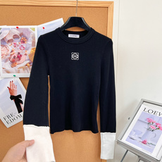 🆕Loewe 26早秋拼色袖刺绣针织长袖🍃经典Anagram刺绣logo,简约低调,辨识度拉满 圆领基础版型,搭配撞色拼 🆕Loewe 26早秋拼色袖刺绣针织长袖🍃经典Anagram刺绣logo,简约低调,辨识度拉满 圆领基础版型,搭配撞色拼