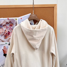 🆕Moncler菱格拼接连帽羽绒服外套,秋冬轻量保暖神器✨ 26秋冬新款,菱格绗缝衣身+针织袖拼接设计,兼顾保暖与松弛感 🆕Moncler菱格拼接连帽羽绒服外套,秋冬轻量保暖神器✨ 26秋冬新款,菱格绗缝衣身+针织袖拼接设计,兼顾保暖与松弛感