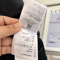 🆕Moncler菱格拼接连帽羽绒服外套,秋冬轻量保暖神器✨ 26秋冬新款,菱格绗缝衣身+针织袖拼接设计,兼顾保暖与松弛感 🆕Moncler菱格拼接连帽羽绒服外套,秋冬轻量保暖神器✨ 26秋冬新款,菱格绗缝衣身+针织袖拼接设计,兼顾保暖与松弛感
