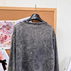 🆕Alexander Wang 2026秋冬新款胸前假口袋数码直喷印花图案字母印花长袖T恤,宽松廓形,垂坠感十足,既符合 🆕Alexander Wang 2026秋冬新款胸前假口袋数码直喷印花图案字母印花长袖T恤,宽松廓形,垂坠感十足,既符合
