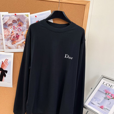 🆕DIOR新款极简刺绣圆领长袖T恤,高级感基础款永不过时🖤🤍黑白两色经典选择,简约耐看的基础长袖,质感直接拉满! 100 🆕DIOR新款极简刺绣圆领长袖T恤,高级感基础款永不过时🖤🤍黑白两色经典选择,简约耐看的基础长袖,质感直接拉满! 100