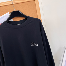 🆕DIOR新款极简刺绣圆领长袖T恤,高级感基础款永不过时🖤🤍黑白两色经典选择,简约耐看的基础长袖,质感直接拉满! 100 🆕DIOR新款极简刺绣圆领长袖T恤,高级感基础款永不过时🖤🤍黑白两色经典选择,简约耐看的基础长袖,质感直接拉满! 100