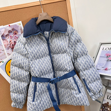 🆕Dior26秋冬Oblique老花收腰棉服,蓝白老花太绝了,经典Oblique满印老花自带复古轻奢氛围感 浅蓝底色温柔 🆕Dior26秋冬Oblique老花收腰棉服,蓝白老花太绝了,经典Oblique满印老花自带复古轻奢氛围感 浅蓝底色温柔