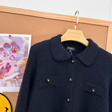 🆕CHANEL小香风娃娃领镂空针织开衫,温柔千金天花板,精致娃娃翻领,花边波浪剪裁自带甜美氛围感,蜂窝粗针织肌理,领口、 🆕CHANEL小香风娃娃领镂空针织开衫,温柔千金天花板,精致娃娃翻领,花边波浪剪裁自带甜美氛围感,蜂窝粗针织肌理,领口、