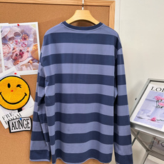 🆕MiuMiu蓝调宽条纹长长袖T恤,松弛感学院天花板💙原版开发的宽条纹打底太戳我!深浅雾霾蓝撞色条纹,低饱和配色温柔又复 🆕MiuMiu蓝调宽条纹长长袖T恤,松弛感学院天花板💙原版开发的宽条纹打底太戳我!深浅雾霾蓝撞色条纹,低饱和配色温柔又复