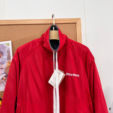 🆕MiuMiu 26秋冬新款 双面飞行员夹克|赵今麦同款,原版开发,正品级还原,对标官网细节,源自经典运动制服,双面穿结 🆕MiuMiu 26秋冬新款 双面飞行员夹克|赵今麦同款,原版开发,正品级还原,对标官网细节,源自经典运动制服,双面穿结