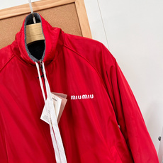 🆕MiuMiu 26秋冬新款 双面飞行员夹克|赵今麦同款,原版开发,正品级还原,对标官网细节,源自经典运动制服,双面穿结 🆕MiuMiu 26秋冬新款 双面飞行员夹克|赵今麦同款,原版开发,正品级还原,对标官网细节,源自经典运动制服,双面穿结