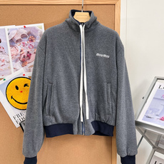 🆕MiuMiu 26秋冬新款 双面飞行员夹克|赵今麦同款,原版开发,正品级还原,对标官网细节,源自经典运动制服,双面穿结 🆕MiuMiu 26秋冬新款 双面飞行员夹克|赵今麦同款,原版开发,正品级还原,对标官网细节,源自经典运动制服,双面穿结