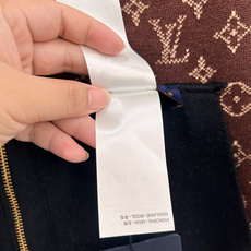 🆕Louis Vuitton25FW秋冬新款 MONOGRAM双面穿连帽开衫,羊毛针织的奢雅双面派,经典老花基因邂逅羊毛 🆕Louis Vuitton25FW秋冬新款 MONOGRAM双面穿连帽开衫,羊毛针织的奢雅双面派,经典老花基因邂逅羊毛