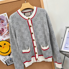 🆕Gucci26新款GG提花开衫,甜酷轻奢氛围感,重磅上新三色可选的Gucci针织开衫!全身满铺GG提花,肌理感十足,一 🆕Gucci26新款GG提花开衫,甜酷轻奢氛围感,重磅上新三色可选的Gucci针织开衫!全身满铺GG提花,肌理感十足,一
