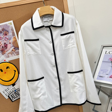 🆕CHANEL小香新款撞色翻领口袋外套,甄选100%全棉梭织面料,经预缩定型后整理,布面肌理清晰,兼具挺括度与垂坠悬感, 🆕CHANEL小香新款撞色翻领口袋外套,甄选100%全棉梭织面料,经预缩定型后整理,布面肌理清晰,兼具挺括度与垂坠悬感,