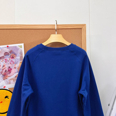 🆕Celine26秋冬新款圆领卫衣,经典马车徽标刺绣,延续品牌法式极简美学,精选100%棉毛圈面料,软糯亲肤,拥有恰到好 🆕Celine26秋冬新款圆领卫衣,经典马车徽标刺绣,延续品牌法式极简美学,精选100%棉毛圈面料,软糯亲肤,拥有恰到好
