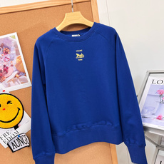 🆕Celine26秋冬新款圆领卫衣,经典马车徽标刺绣,延续品牌法式极简美学,精选100%棉毛圈面料,软糯亲肤,拥有恰到好 🆕Celine26秋冬新款圆领卫衣,经典马车徽标刺绣,延续品牌法式极简美学,精选100%棉毛圈面料,软糯亲肤,拥有恰到好
