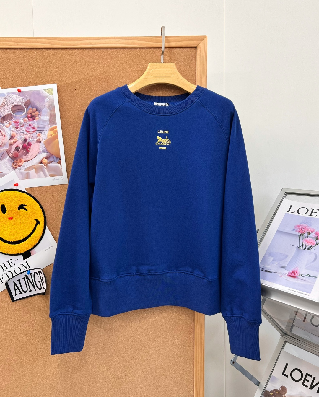 🆕Celine26秋冬新款圆领卫衣，经典马车徽标刺绣，延续品牌法式极简美学，精选100%棉毛圈面料，软糯亲肤，拥有恰到好