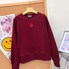 🆕Celine26秋冬新款圆领卫衣,经典马车徽标刺绣,延续品牌法式极简美学,精选100%棉毛圈面料,软糯亲肤,拥有恰到好 🆕Celine26秋冬新款圆领卫衣,经典马车徽标刺绣,延续品牌法式极简美学,精选100%棉毛圈面料,软糯亲肤,拥有恰到好