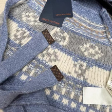 🆕LOUIS VUITTON新款26滑雪系列蓝调费尔岛提花针织挂脖背心❄️ 冬日氛围感天花板!自带北欧复古费尔岛纹样 温 🆕LOUIS VUITTON新款26滑雪系列蓝调费尔岛提花针织挂脖背心❄️ 冬日氛围感天花板!自带北欧复古费尔岛纹样 温