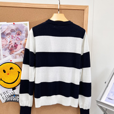🆕DIOR26新款条纹圆领羊毛针织衫,温柔氛围感天花板,100%纯羊毛面料🥛软糯细腻,上手自带柔光质感,两个配色直接戳中 🆕DIOR26新款条纹圆领羊毛针织衫,温柔氛围感天花板,100%纯羊毛面料🥛软糯细腻,上手自带柔光质感,两个配色直接戳中