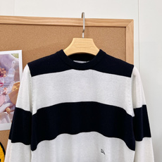 🆕DIOR26新款条纹圆领羊毛针织衫,温柔氛围感天花板,100%纯羊毛面料🥛软糯细腻,上手自带柔光质感,两个配色直接戳中 🆕DIOR26新款条纹圆领羊毛针织衫,温柔氛围感天花板,100%纯羊毛面料🥛软糯细腻,上手自带柔光质感,两个配色直接戳中