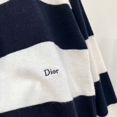 🆕DIOR26新款条纹圆领羊毛针织衫,温柔氛围感天花板,100%纯羊毛面料🥛软糯细腻,上手自带柔光质感,两个配色直接戳中 🆕DIOR26新款条纹圆领羊毛针织衫,温柔氛围感天花板,100%纯羊毛面料🥛软糯细腻,上手自带柔光质感,两个配色直接戳中