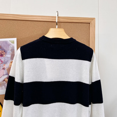 🆕DIOR26新款条纹圆领羊毛针织衫,温柔氛围感天花板,100%纯羊毛面料🥛软糯细腻,上手自带柔光质感,两个配色直接戳中 🆕DIOR26新款条纹圆领羊毛针织衫,温柔氛围感天花板,100%纯羊毛面料🥛软糯细腻,上手自带柔光质感,两个配色直接戳中