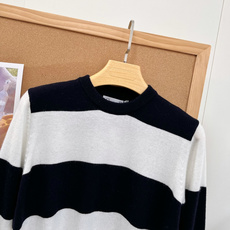 🆕DIOR26新款条纹圆领羊毛针织衫,温柔氛围感天花板,100%纯羊毛面料🥛软糯细腻,上手自带柔光质感,两个配色直接戳中 🆕DIOR26新款条纹圆领羊毛针织衫,温柔氛围感天花板,100%纯羊毛面料🥛软糯细腻,上手自带柔光质感,两个配色直接戳中