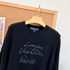 🆕LOUIS VUITTON26早秋新款珠片刺绣羊毛毛衣,低调闪钻高级感✨原版开发|100%羊毛面料,软糯亲肤,上身轻盈 🆕LOUIS VUITTON26早秋新款珠片刺绣羊毛毛衣,低调闪钻高级感✨原版开发|100%羊毛面料,软糯亲肤,上身轻盈