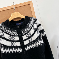 🆕LOUIS VUITTON26新款费尔岛提花开衫|北欧复古冬日氛围感❄️ 原版开发|经典费尔岛民族提花,秋冬本命针织! 🆕LOUIS VUITTON26新款费尔岛提花开衫|北欧复古冬日氛围感❄️ 原版开发|经典费尔岛民族提花,秋冬本命针织!