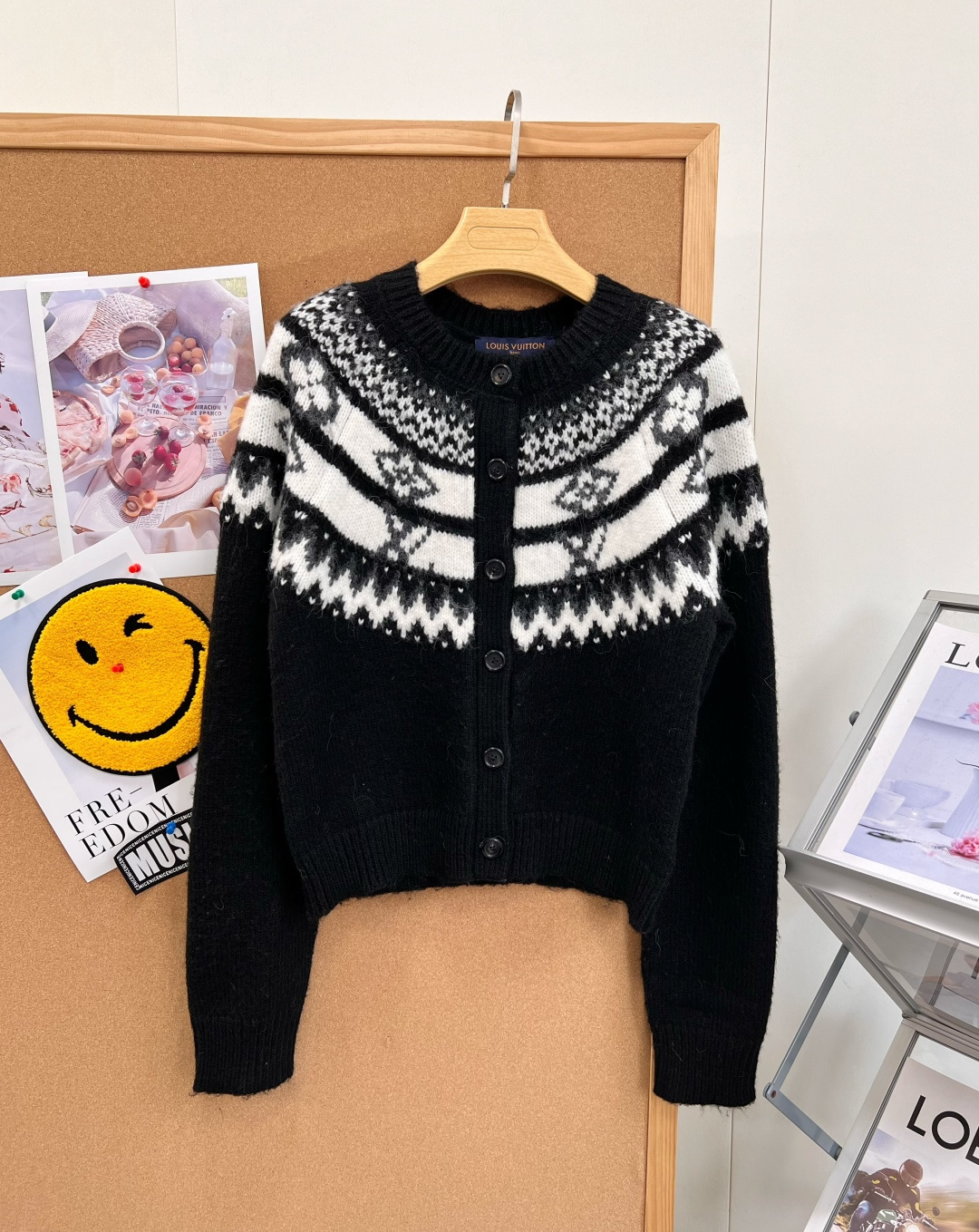 🆕LOUIS VUITTON26新款费尔岛提花开衫｜北欧复古冬日氛围感❄️ 原版开发｜经典费尔岛民族提花，秋冬本命针织！