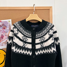 🆕LOUIS VUITTON26新款费尔岛提花开衫|北欧复古冬日氛围感❄️ 原版开发|经典费尔岛民族提花,秋冬本命针织! 🆕LOUIS VUITTON26新款费尔岛提花开衫|北欧复古冬日氛围感❄️ 原版开发|经典费尔岛民族提花,秋冬本命针织!
