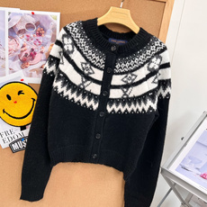 🆕LOUIS VUITTON26新款费尔岛提花开衫|北欧复古冬日氛围感❄️ 原版开发|经典费尔岛民族提花,秋冬本命针织! 🆕LOUIS VUITTON26新款费尔岛提花开衫|北欧复古冬日氛围感❄️ 原版开发|经典费尔岛民族提花,秋冬本命针织!