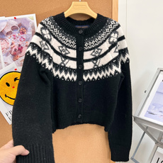 🆕LOUIS VUITTON26新款费尔岛提花开衫|北欧复古冬日氛围感❄️ 原版开发|经典费尔岛民族提花,秋冬本命针织! 🆕LOUIS VUITTON26新款费尔岛提花开衫|北欧复古冬日氛围感❄️ 原版开发|经典费尔岛民族提花,秋冬本命针织!