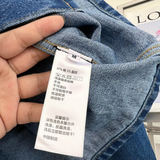 🆕Prada 26秋冬三角标水洗牛仔短夹克,利落高级感,YB原版开发,经典丹宁外套刚需款💙 复古深蓝水洗牛仔,色调柔和耐 🆕Prada 26秋冬三角标水洗牛仔短夹克,利落高级感,YB原版开发,经典丹宁外套刚需款💙 复古深蓝水洗牛仔,色调柔和耐
