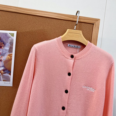 🆕Acne Studios经典羊毛针织开衫,两色上新,永不过时的基础圆领款,北欧松弛感拿捏住!胸口小巧刺绣logo,简约 🆕Acne Studios经典羊毛针织开衫,两色上新,永不过时的基础圆领款,北欧松弛感拿捏住!胸口小巧刺绣logo,简约