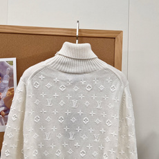 🆕LOUIS VUITTON26新款高领针织毛衣|重工满幅立体提花✨ 原版开发!秋冬贵气内搭天花板,三色齐发 整件满铺立 🆕LOUIS VUITTON26新款高领针织毛衣|重工满幅立体提花✨ 原版开发!秋冬贵气内搭天花板,三色齐发 整件满铺立