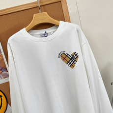 🆕Burberry 26新款格纹爱心圆领长袖T恤,原版开发,面料:精选柔软亲肤棉料,触感顺滑透气,自带自然垂感,上身不闷 🆕Burberry 26新款格纹爱心圆领长袖T恤,原版开发,面料:精选柔软亲肤棉料,触感顺滑透气,自带自然垂感,上身不闷