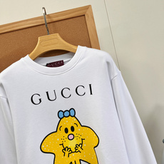 🆕Gucci五角星卡通圆领卫衣|趣味少女感上线✨原版开发!可爱星星联名印花,甜趣又吸睛 正面品牌字母标识+俏皮黄色星星小 🆕Gucci五角星卡通圆领卫衣|趣味少女感上线✨原版开发!可爱星星联名印花,甜趣又吸睛 正面品牌字母标识+俏皮黄色星星小
