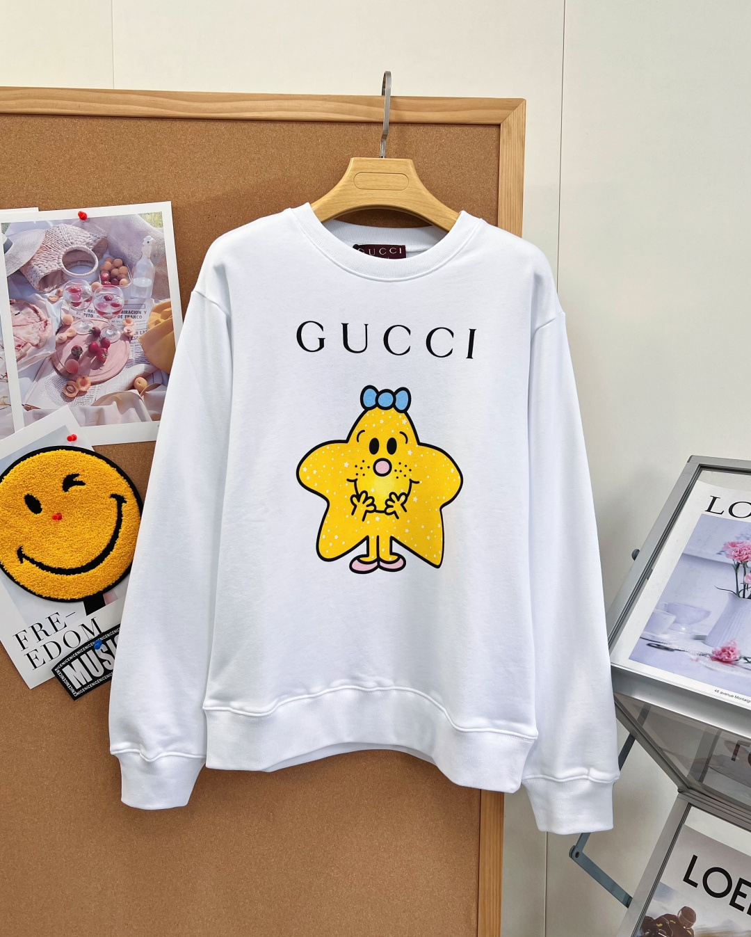 🆕Gucci五角星卡通圆领卫衣｜趣味少女感上线✨原版开发！可爱星星联名印花，甜趣又吸睛 正面品牌字母标识+俏皮黄色星星小