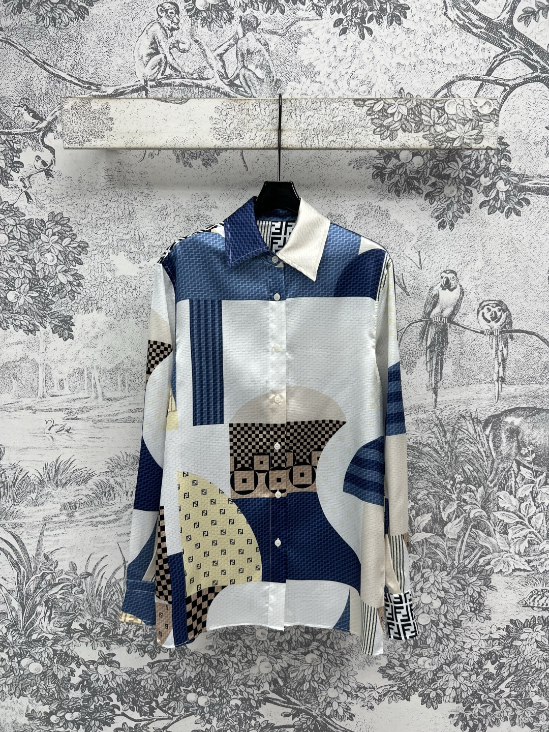 NO:411664,FD Home 25 Spring and Summer New Style Spliced ​​Print Series Stand-collar Jacket + Lapel Shirt + Casual Pants Full Screen Spliced ​​Printing Pattern Classic Eye-catching Lightweight Fabric Comfortable and Refreshing Basic Loose Style Freely Control A series of matching with the upper body to easily raise the body proportions The style is fashionable and high-end tone One Color Three Code SML, Dior, Jackets & Coats, Jackets & Coats, Alexander Wang19860909FD家 25春夏新款 拼接印花系列 立领夹克外套+翻领衬衣+休闲裤 满屏拼接印花图案经典吸睛 轻薄的面料舒适又清爽 基础宽松版型随意驾驭 一系列搭配上身轻松拉高身材比例 版型时髦又高级的调调 一色三码SML,,dior,jackets & coats,jackets & coats,alexander wang,Women's clothing