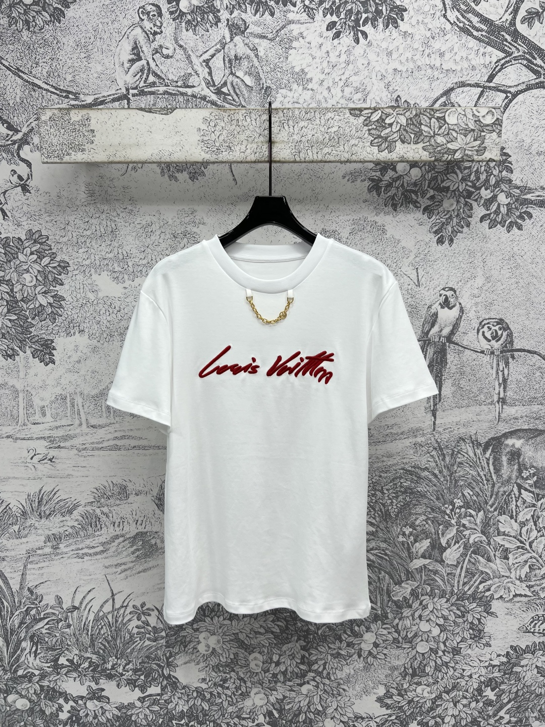 NO:413994,L Home 25 Spring and Summer New Flocking Logo Embroidered Short Sleeve T-shirt Short Sleeve T-shirt + Loose Short Sleeve T-shirt Pure white background with contrasting color flocking logo pattern It seems simple but not tacky at all. Fresh and age-reducing is very suitable for summer outfits. Embroidered patch logo three-dimensional and stylish. Two styles. Easy to match can create a fashionable and age-reducing girlish two-color three-code SML, louis vuitton, T-shirt,tees, t-shirt,alexander wang19860909L家 25春夏新款 植绒logo刺绣短袖T恤 短款短袖T恤+宽松短袖T恤 纯白的底色加上撞色植绒logo图案 看似简单却一点也不服俗气 清新减龄很适合夏日穿搭 刺绣贴布Logo立体有型 两个版型 轻松搭配就能穿出时髦减龄的少女感两色三码SML,,louis vuitton,T-shirt,tees，t-shirt,alexander wang,Women's clothing