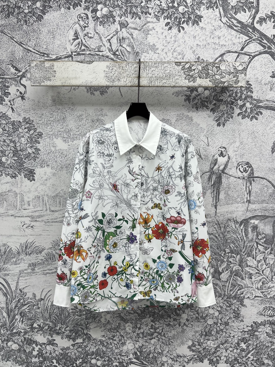 NO:445608,G Home 25 summer new style Gradient floral print series Lapel long-sleeved shirt Original custom gradient floral print pattern Imported pure cotton fabric texture skin-friendly and comfortable Original custom logo button temperament breasts Short front and long arc hem design with loose style versatile and not picky, with elegant temperament style One color three codes Size/S-M-L,,gucci,shirts,alexander wang19860909G家 25夏季新款 渐变花卉印花系列 翻领长袖衬衫 原版定制渐变花卉印花图案 进口纯棉面料质感亲肤舒适 原版定制logo扣气质排扣 前短后长圆弧衣摆设计 宽松版型百搭不挑人 自带优雅的气质款 一色三码 Size/S-M-L,,gucci,shirts,alexander wang,Women's clothing