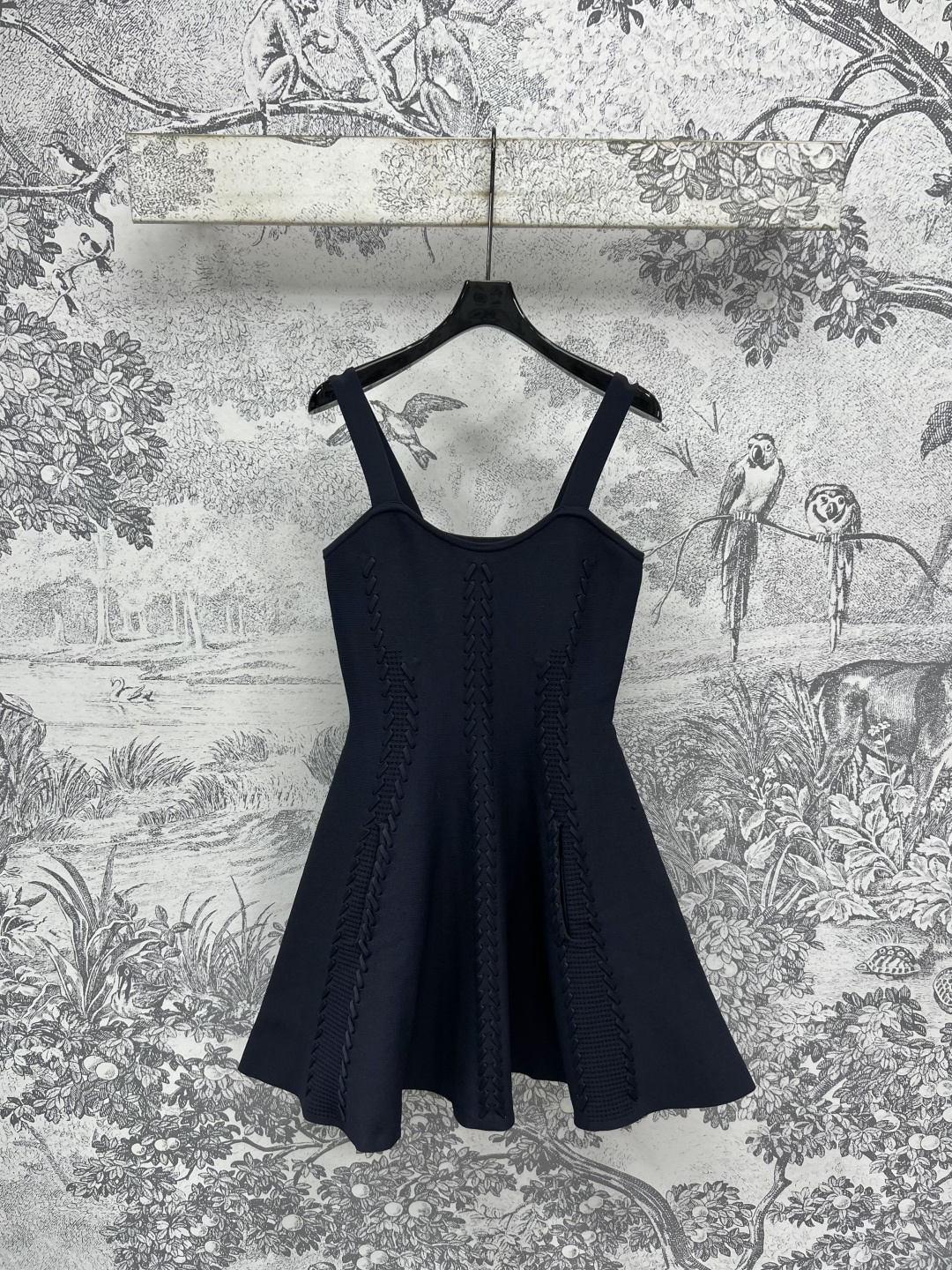NO:446595,Maje 25 summer new style dark blue knitted suspender dress daily necessities Sexy single wear The inner wear is super slim, imported cotton yarn texture is super comfortable, casual and fashionable and high-end, three-code one color Size/36-38-40,,skirts,alexander wang19860909Maje 25夏季新款 深蓝色针织吊带连衣裙 日常必备单品 单穿性感 内搭版型超显瘦 进口棉纱线质感超舒适 休闲时髦又高级 一色三码 Size/36-38-40,,skirts,alexander wang,Women's clothing