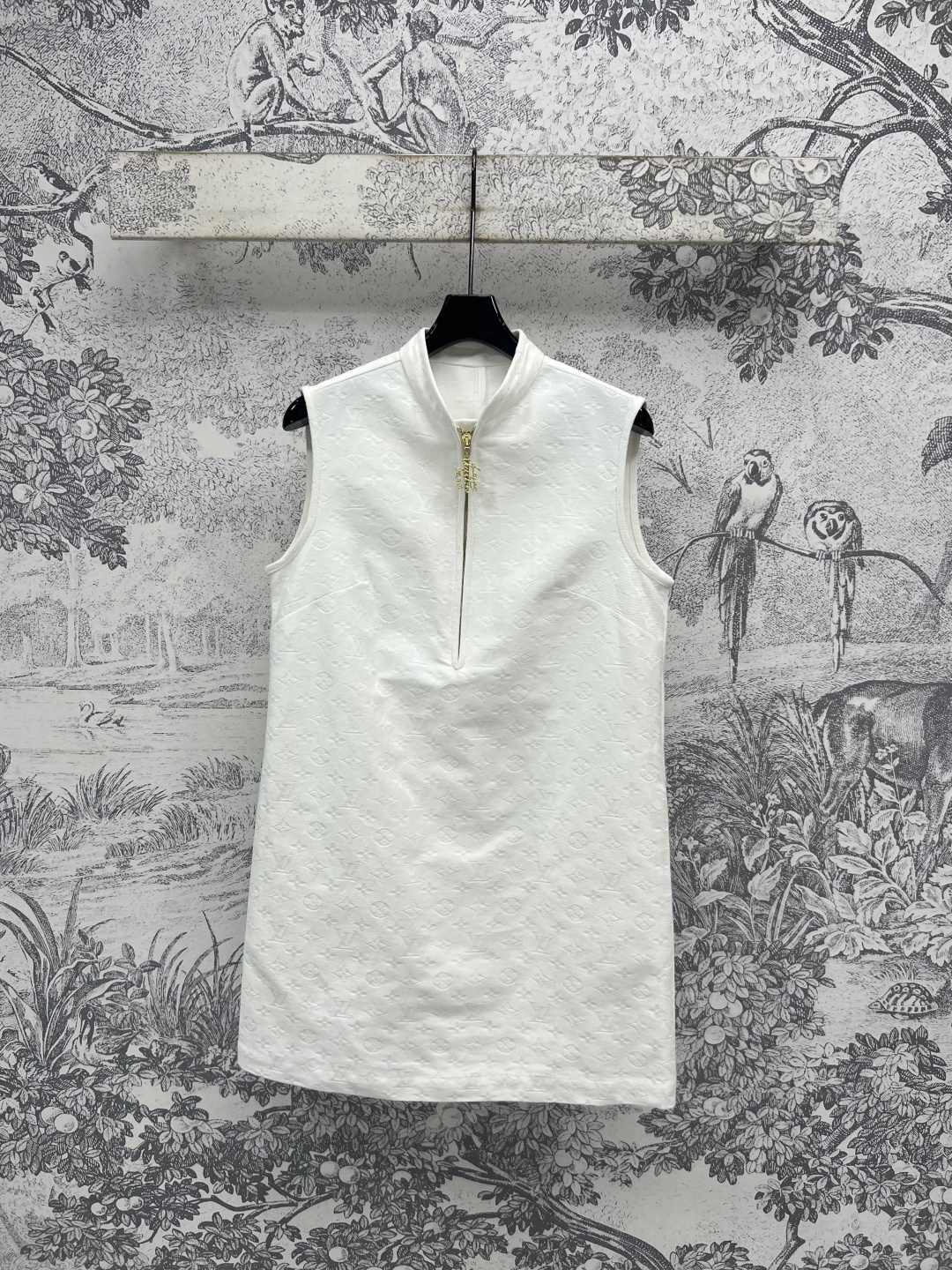 NO:446581,L Home 25 early autumn new style, presbyopia jacquard white denim series, straight trousers + high waist shorts + stand-up collar jacket + vest dress, customized presbyopia jacquard wash white denim fabric, versatile, refreshing and fashionable, low-key and fashionable, classic style, a series of matching, not picky on the body, slimming and white, and versatile, one color, three sizes,, louis vuitton, skirts, shorts, jackets & coats, alexander wang19860909L家 25早秋新款 老花提花白色牛仔系列 直筒长裤+高腰短裤+立领外套+背心连衣裙 定制老花提花洗水白牛仔面料 百搭又清爽时髦 低调又时髦 经典版型 一系列搭配上身不挑身材 显瘦显白还百搭 一色三码,,louis vuitton,skirts,shorts,jackets & coats,alexander wang,Women's clothing