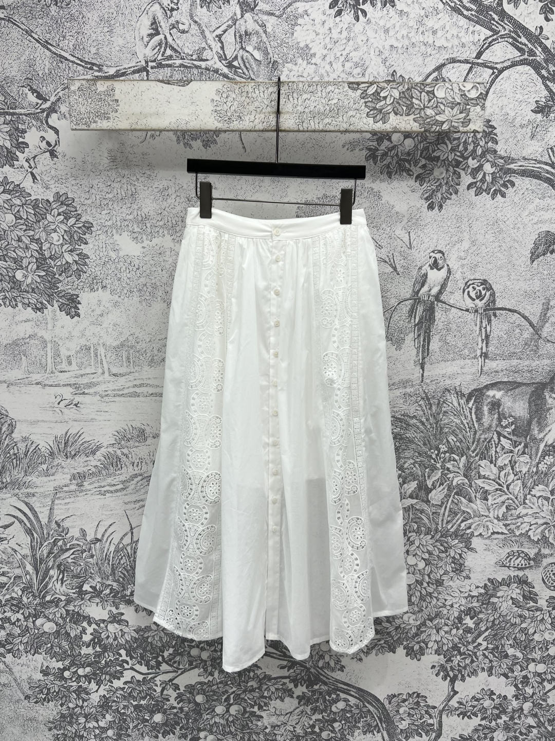 NO:451887,CE Home 25 early autumn new Arc de Triomphe lace skirt spliced ​​Arc de Triomphe lace fabric simple and neat tailoring, no matter the upper body temperament and fashionable, whether Japanese style, commuting outfit, temperament and outfit, just right, one color, three codes SML, skirts, alexander wang19860909CE家 25早秋新款 凯旋门蕾丝半身裙 拼接凯旋门蕾丝面料 简洁利落的剪裁 完全不挑身材 上身气质又时髦 无论日式穿搭 通勤穿搭 气质穿搭 都拿捏的恰到好处 一色三码 SML,,skirts,alexander wang,Women's clothing