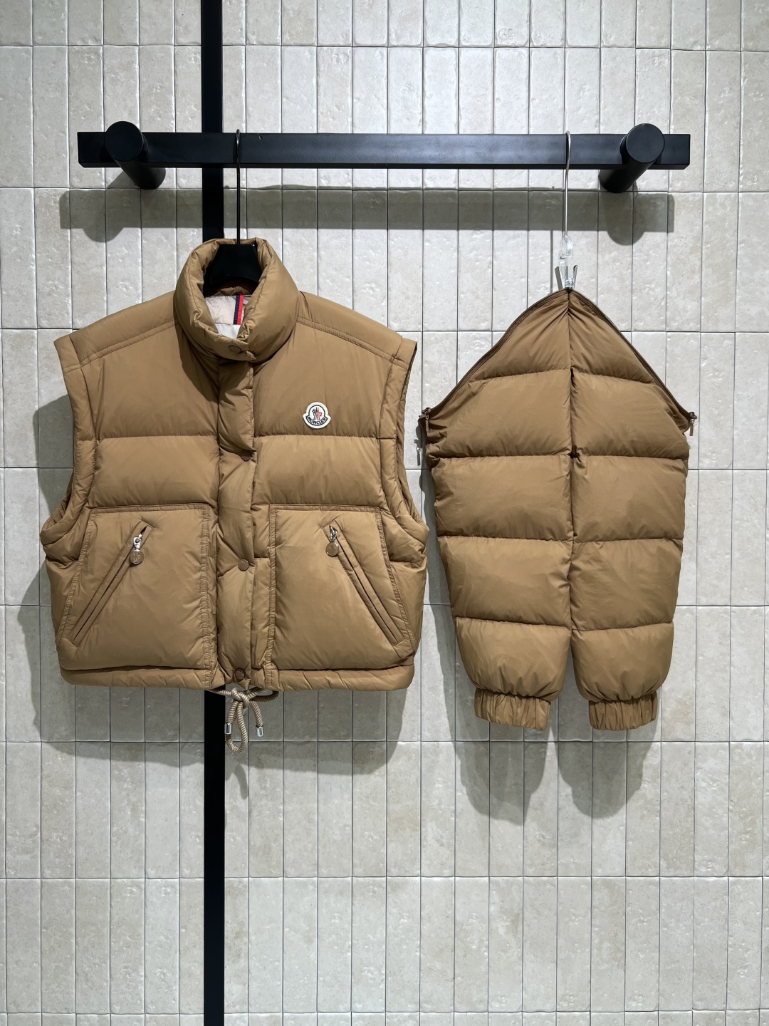 M家 25秋冬新款 可拆卸短款羽绒服 袖子做的可拆卸设计 进口机缝制线条工艺 国标90鹅绒填充分量充足 