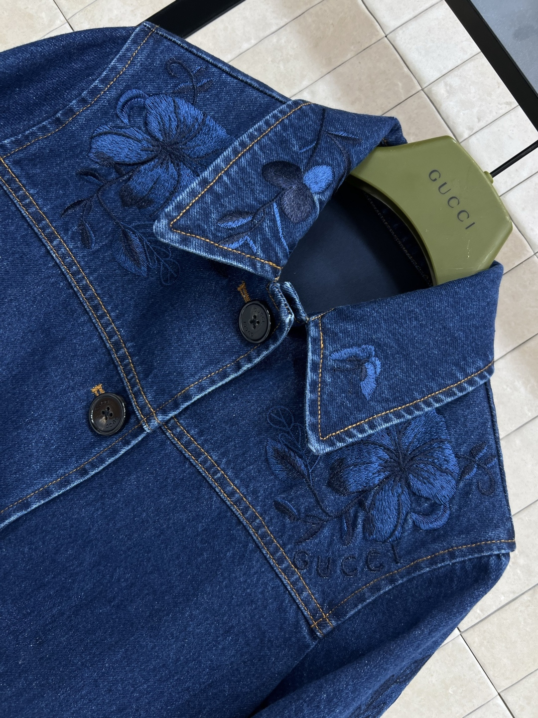 G家 25早秋新款 刺绣牛仔夹克外套 重工刺绣花卉图案装饰 减龄又俏皮 怀旧复古街头美感造型神器 定制l