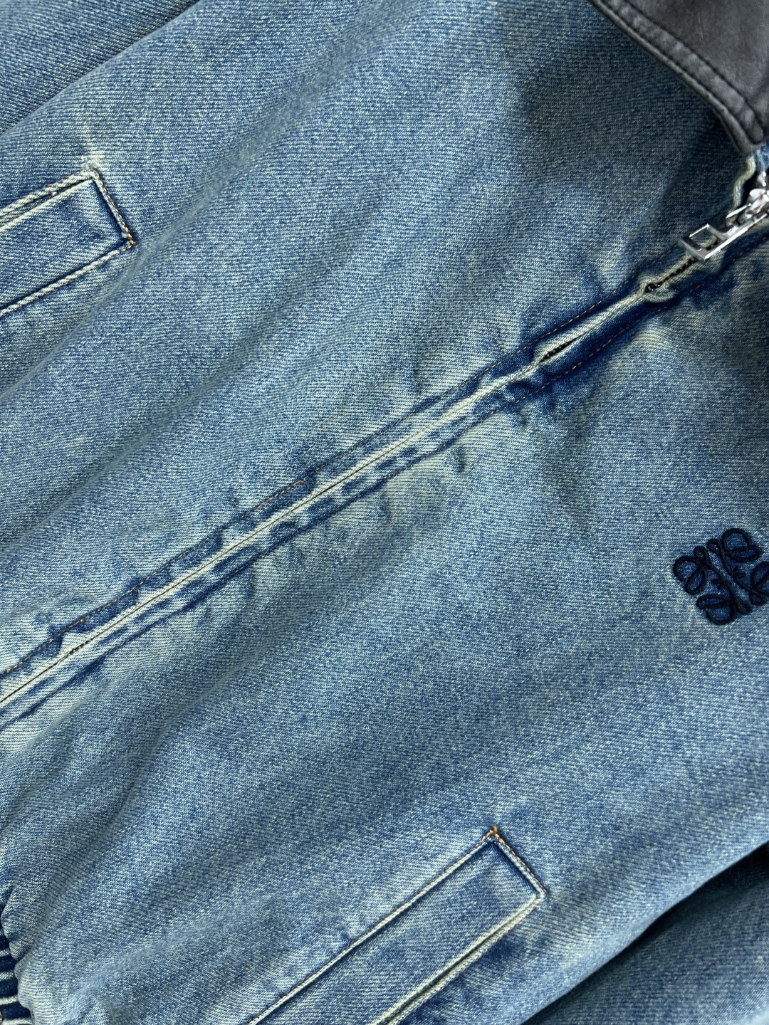 LW家25早秋新款 皮革翻领牛仔夹克外套  任何身材都可驾驭 可甜可盐美式复古风 百搭时髦又高级的调调 