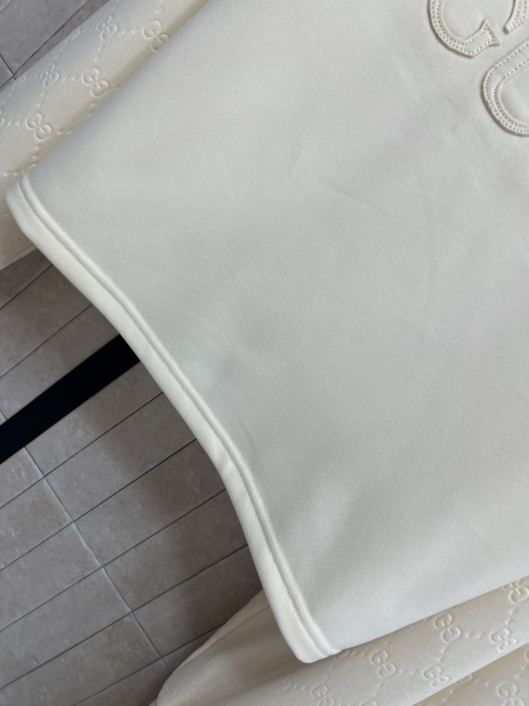 G家 25早秋新款 浮雕双G提花休闲套装 圆领廓形卫衣+松紧卫裤 绝绝子一套搭配 圆领拼接浮雕双G提花衣