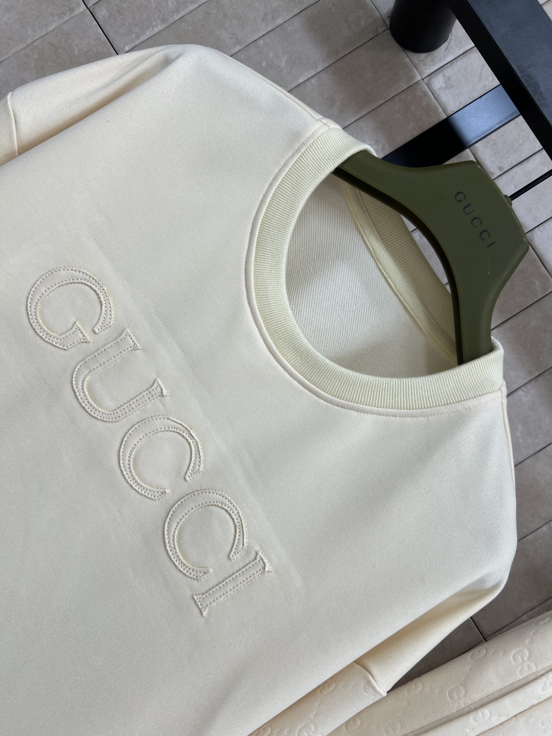 G家 25早秋新款 浮雕双G提花休闲套装 圆领廓形卫衣+松紧卫裤 绝绝子一套搭配 圆领拼接浮雕双G提花衣