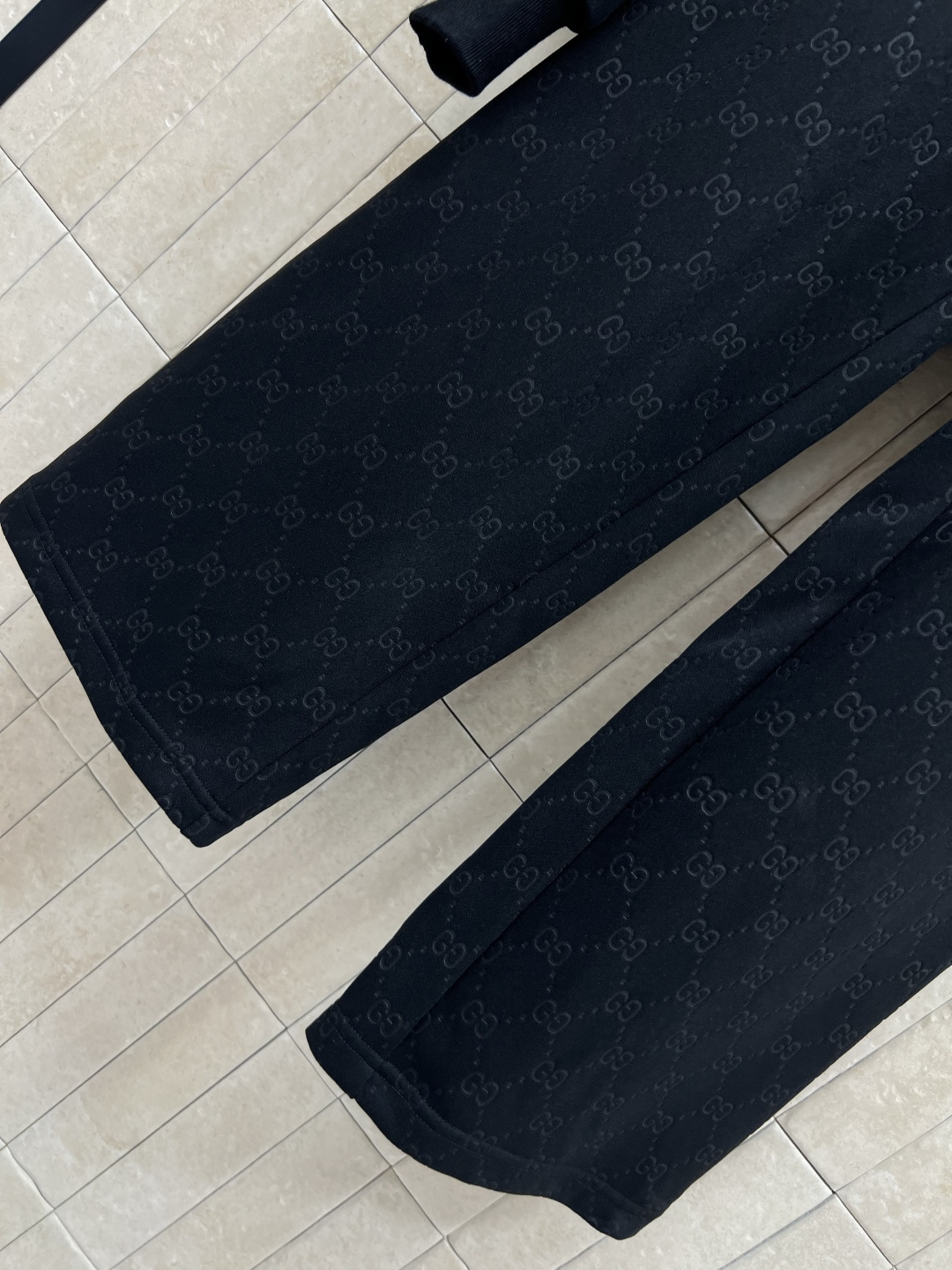 G家 25早秋新款 浮雕双G提花休闲套装 圆领廓形卫衣+松紧卫裤 绝绝子一套搭配 圆领拼接浮雕双G提花衣